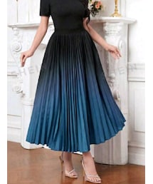 SHEIN | SHEIN Modely オンブルプリーツスカート カラー：Blue／サイズ：M(JP−XL)(スカート)