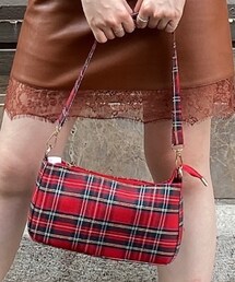 b | ハンドバッグ