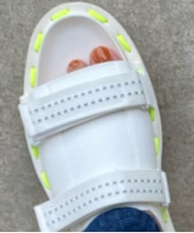 sneeuw | サンダル