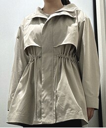 UNITED ARROWS | 1年前アウトレットで購入しました。絞りのある形が気に入ってます。会社やジム行くときに羽織るだけで可愛いので気分上がります☺️(マウンテンパーカー)