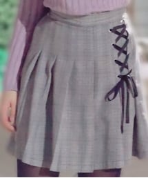 しまむら | 初めて購入した地雷系コーデ。しまむらなのでプチプラ。ワンポイントのサイドのリボンがとても可愛い。(スカート)