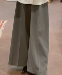 Anna Kerry | スラックス