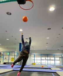 トランポリンにて | スポーツグッズ