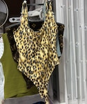 H&M(エイチ・アンド・エム)の「トップス(ベスト)」