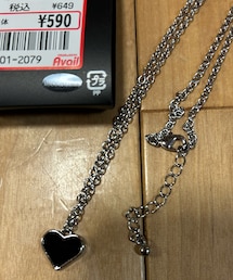 Avail | メンズ服の棚に置いてあった 590円(ネックレス)