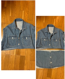 しまむら | 2023に購入した袖を外せる2wayのデニムジャケットだったのもの 袖は処分し、ベストのみで着るにも生地が重くてなかなか着なかったので思い切ってショート丈のベストにする 誰も持ってないオリジナリティなものになって大満足なアイテムに生まれ変わった💯(ベスト)