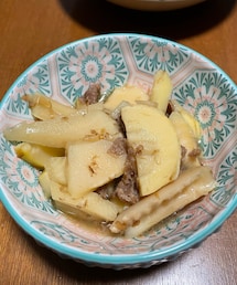 たけのこと牛肉の煮物🍚 | この時期旬の野菜といえば、たけのこ。いつもはワカメと煮ることが多いが、牛肉と煮ても良し。コクと肉の旨みが出て美味しい✨(その他)