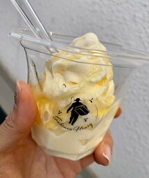 蜂蜜🍯かけソフト🍦 | なめらかソフトアイスにとろっと濃い蜂蜜🍯がかかって、絶妙な舌ざわり‼️うんまー✨(その他)