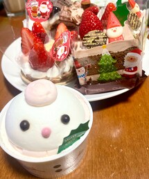 ケーキ色々🍰 | クリスマスイヴに買ったシャトレーゼの🍰。何種類か食べたかったのでカットケーキを家族で分けて食べました🎄(その他)