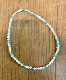 手作り✨ | 伸びるテグスとパールビーズ、カラービーズを使って作りました。(ネックレス)