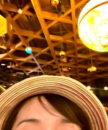 Live開始前✨ | ライブハウスはおそらく昔キャバレーだったフロア。レトロでムーディーな空間でした。(その他)