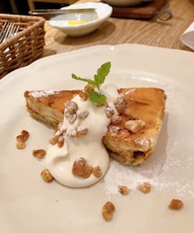 うさこのスウィーツ同盟会🍠🫖🍰 | Afternoon teaのさつまいものアールグレイのケーキ(カトラリー)