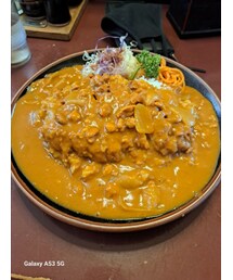 UNIQLO | お昼ごはんここのカツカレーが一番おいしい😋ちょっと量が多くて後半苦しくなったけど(トップス)