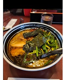 お昼ごはん | お昼ごはんに辛ネギラーメン食べましたチャーシューがとろとろで味が染み込んでて最高ですネギもしゃきしゃきで凄く😋ですスープもあっさりしてて少し辛くいくらでも飲めてしまいます☺️(その他)