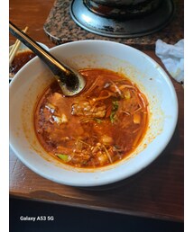 ご飯 | 今日は、少し寒かったので焼き肉を食べてユッケジャンスープを飲みましたココのスープはいつも頼んでて本当に😋です(その他)