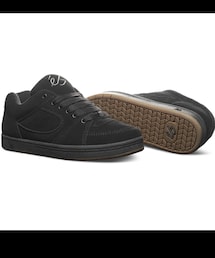 ES | スニーカー