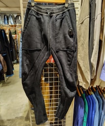 A.F ARTEFACT | A.F ARTEFACT サルエルスウェットパンツ 　　　　　　　裾はカットオフ仕様になってます(その他パンツ)