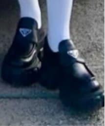 PRADA | ローファー