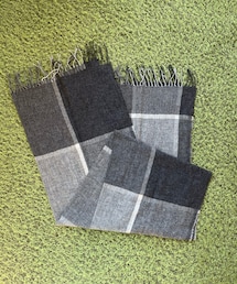 頂き物 | カシミヤマフラー。巻き方によってグレーの濃淡の違う部分が見せられて印象を変えられます。(マフラー)