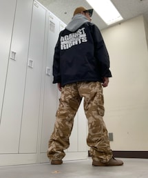 後ろ姿 | 床にガムテープ有(その他)