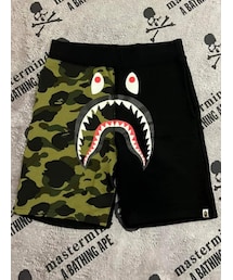 A BATHING APE | A Bathing ApeⓇ鯊魚綠迷彩短褲(カーゴパンツ)