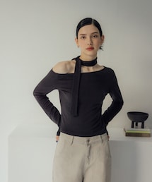 PAZZO | MIT 斜領發熱長袖上衣(附領巾)(トップス)