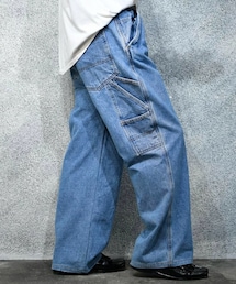 POLO RALPH LAUREN | ワイドなデニムと一言で紹介してしまうには勿体無い、すこぶるワイドなデニム。裾までズドンと太いシルエットはもちろんですが、 このパンツをPOLO jeansが手掛けているところ、 なんだか通な感じがして、大好きです。 サイドはトリプルステッチ、ハンマーポケットなど ペインターパンツのディテールもあり、 シルエットの雰囲気と合った、野暮ったさが最高(デニムパンツ)