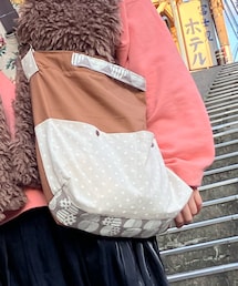 Handmade | 自分で作ったバッグ🐥中はナイロンの生地、ポケットいっぱい、大容量サイズで作ったから使い勝手バツグン( ˶ฅ´v`ฅ˵ )♡(ショルダーバッグ)