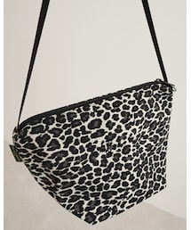 Herve Chapelier | EX Herve Chapelier Big Pochette(レオパード)
No.3632-399-1713
COLOR:Gray(ショルダーバッグ)