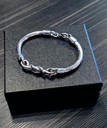 OLD GUCCI | OLD GUCCI シルバーブレスレット "knot" クラシックな雰囲気とバングルっぽいデザインが気に入る Vintage(ブレスレット)