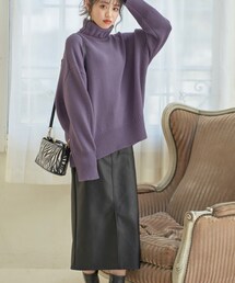GRL | フェイクレザーがモードな印象に導く。 フロントスリットがヌケ感をプラスする。 すっきりとしたストレートシルエットでスタイルアップ効果も期待出来る。  ★ポケット付きです。 ★バックウエストゴム入りです。(スカート)