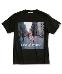 ニューヨークＴシャツ：EASTER PARADE ヴィンテージブラック | 徹子さんより ニューヨーク時代のTETSUKOグッズです。イースターパレードで、ニューヨーク５番街で、振袖姿で立ってる私。この着物は、母が、どこかの古着屋さんで見つけて、ニューヨークに旅立つ時に、プレゼントしてくれた、結婚式用の振袖です。この１着の着物が、ニューヨークで大活躍！たくさんのお友達が、できました。Tシャツになって、嬉しいです。(Tシャツ/カットソー)