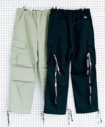 Dickies | KIXSIXとコラボしたカーゴ　ロゴテープがヒラヒラとカッコいい(カーゴパンツ)