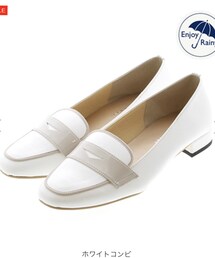 JELLY BEANS | 防水加工を施したレインシリーズに、普段使いにも活躍するコインローファーデザインが登場。 シンプルなデザインなので、幅広いスタイルに活躍する万能アイテムです。 インナーには足あたりソフトなウレタン素材を使用し、中敷には吸汗・速乾性素材を使用しました。   #晴雨兼用で活躍♪レインシューズ(レインシューズ)