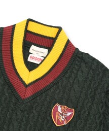 masterkey | 【masterkey】 ×【GO!DON】 CHILL TIGER made in Japan🇯🇵 ローゲージで編まれたワイドシルエットのチルデンセーター。たっぷり広い身幅とアームホールに対して程よい着丈により独特のルーズ感を味わえます。 凡庸性を高める為に設計された首元のVネックは 深すぎない絶妙な深さになっています。GO!DONタッチで描かれた2022年の干支でもある虎が鎮座してます。 (ニット/セーター)