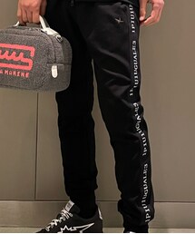 1 piu 1 uguale 3 | パンツ