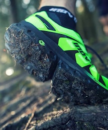 inov-8 | スニーカー