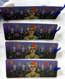 トリックアートグッズ | 見る角度によって絵が変わるしおり、ガイコツが踊ってるように見える(その他)