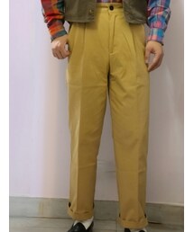 none | チノパンツ