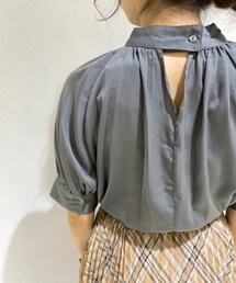 ブラウス後ろ | その他
