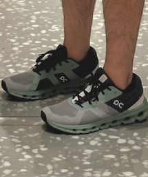 On | スニーカー