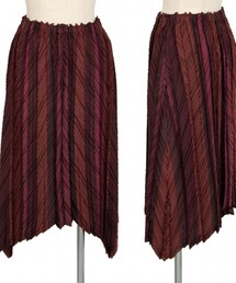 ISSEY MIYAKE | プリーツマルチストライプスカート ¥43,780(スカート)