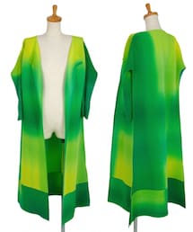 ISSEY MIYAKE | グラデーションボタンレス七分袖ロングコート¥59,202(ジャケット/アウター)