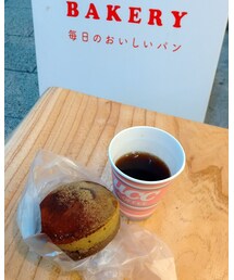 寄り道🥐🎵 | 　モカクリーム何とかっていう🥐と無料☕🎵(食器/キッチン)