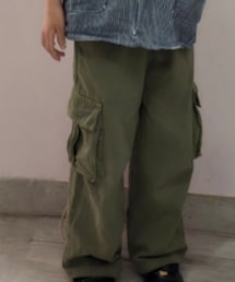 none | チノパンツ