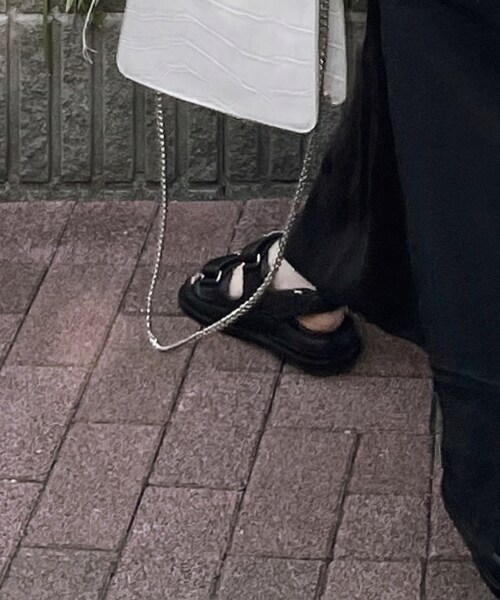 【ワンピースに合わせたい◎】CHANEL サンダル CHANEL カジュアルにも合わせられるすでに完売してるサンダル