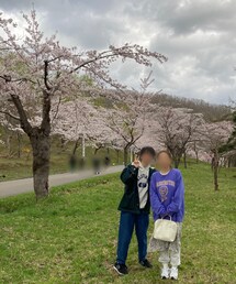 桜🌸 | 昨日桜見に行きましたー🌸まだ満開じゃなかった💦そして雨降ってきたのですぐ退散☔️😂(その他)