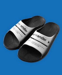 and wander × OOFOS | サンダル