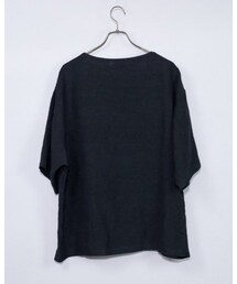 Iroquois | LI/VIS BIG T/■リネンの表面感とレーヨンの落ち感を併せ持ったナチュラルな風合いが特徴のシャツ素材を使用
■ゆったりとしたシルエットのTシャツ(Tシャツ/カットソー)