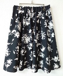 no brand | 花柄 ひざ丈 タックフレアスカート ブラック(スカート)